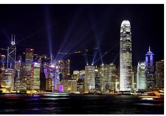 香港的税率属全球最低之列，税制简单而可预知。只有营商利润、薪俸、物业三种收入需要缴